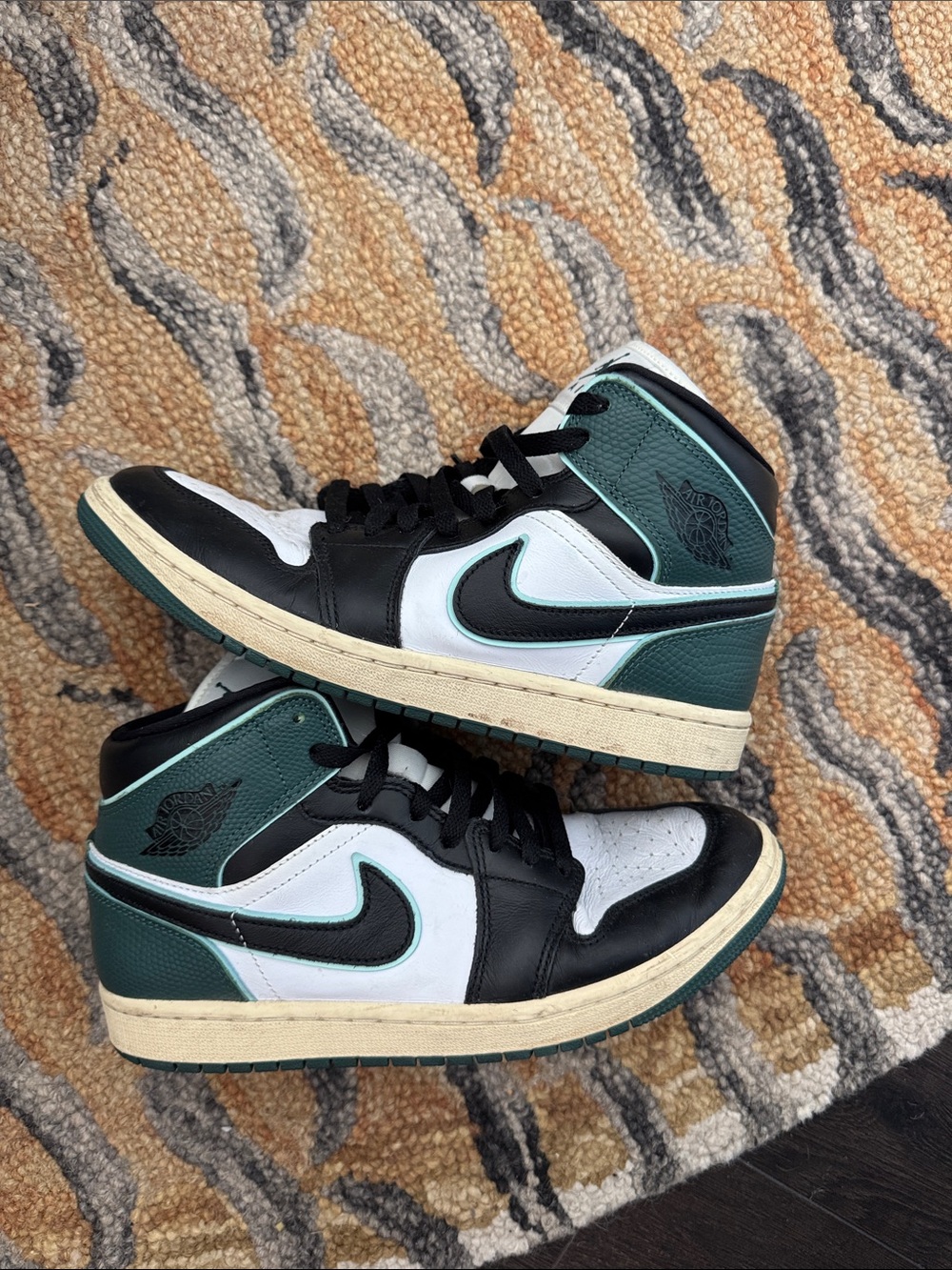 NIKE JORDAN High Top Black Green Emerald Sneaker 9